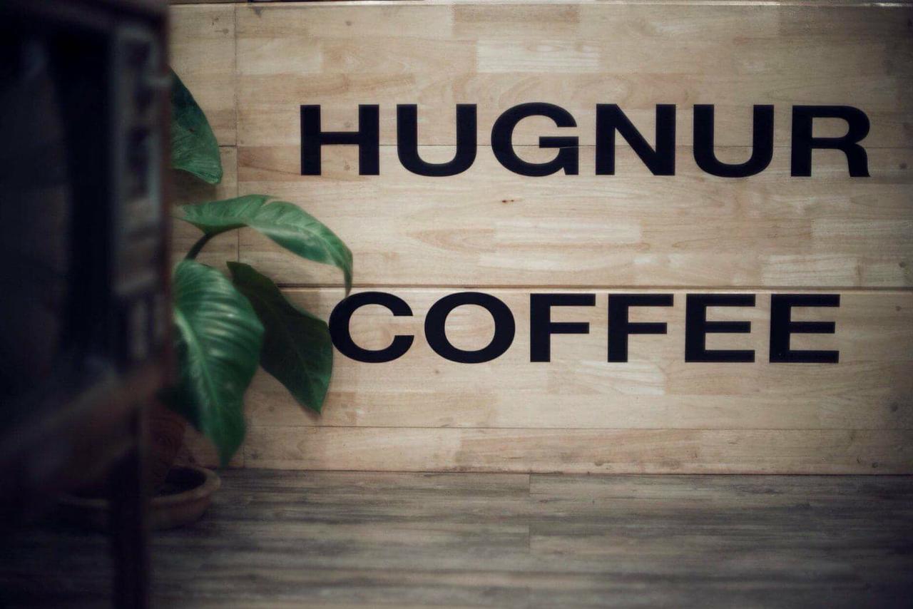 Hugnur Hostel And Coffee Chiang Mai Bagian luar foto