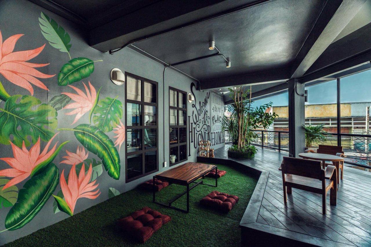 Hugnur Hostel And Coffee Chiang Mai Bagian luar foto