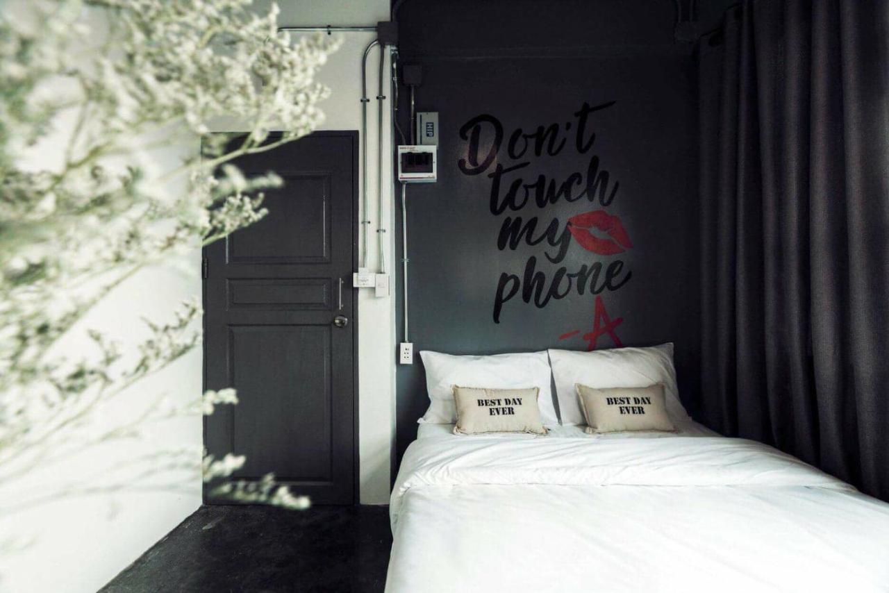 Hugnur Hostel And Coffee Chiang Mai Bagian luar foto